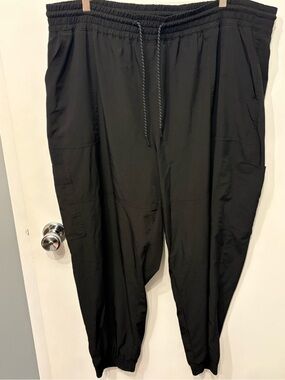 Old Navy Performance Pant with drawstring waist